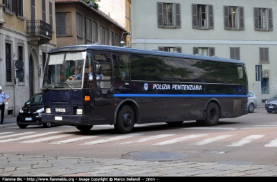 Iveco 370
Polizia Penitenziaria
POLIZIA PENITENZIARIA 545 AB
Parole chiave: Iveco 370 PoliziaPenitenziaria545AB