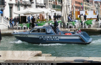 Motoscafo
Polizia di Stato
Questura di Venezia
PS 655
Parole chiave: Veneto Laguna Mezzi_acquatici