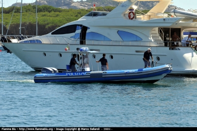 Gommone
Polizia di Stato
PS1104
Parole chiave: Sardegna OT imbarcazioni