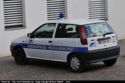 Fiat Punto I Serie
Polizia Municipale - Gemeindepolizei Malles - Mals (BZ)
Parole chiave: PM Malles Bz Fiat Punto Trentino Alto Adige