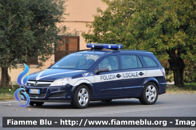 Opel Astra SW III serie
Polizia Locale Vedelago TV
POLIZIA LOCALE YA688AC
Parole chiave: Veneto (TV) Polizia_locale POLIZIALOCALEYA688AC Opel Astra_SW_IIIserie Reas_2011