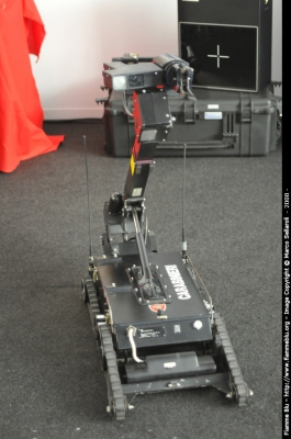 Deltic Cyclops MK4
Carabinieri
Nucleo artificieri antisabotaggio
robot cingolato a controllo remoto

Parole chiave: Artificeri antisabotaggio Robot Cingolato Carabinieri Deltic Cyclops MK4