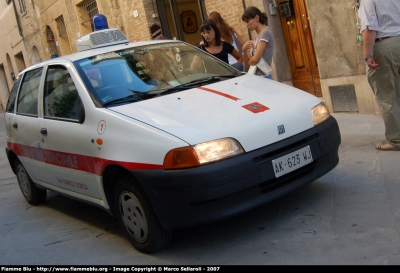 Fiat Punto I serie
Polizia Municipale Amiata Val D'Orcia
ex Polizia Municipale di San Quirico D'Orcia
Parole chiave: Fiat Punto_Iserie PM_Amiata_Val_D'Orcia