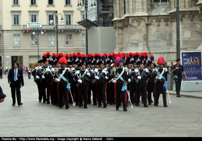 Schieramento reparti
Festa Arma dei Carabinieri 2009
Milano P.za Duomo
Parole chiave: Lombardia Feste