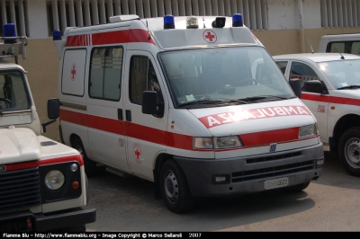 Fiat Ducato II serie
Croce Rossa Italiana
Comitato Locale Stradella PV
CRI 14622

Parole chiave: Lombardia (PV) Ambulanza Ducato_IIserie