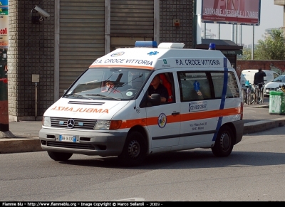 Mercedes Benz Vito
PA Croce Vittoria Milano
Parole chiave: Lombardia MI Ambulanza