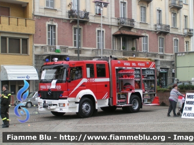 Mercedes-Benz Atego I serie
Vigili del Fuoco
 Comando Provinciale di Pavia
 Distaccamento Volontario di Robbio PV
 AutoPompaSerbatoio allestimento Iveco-Magirus
 VF 22044
Parole chiave: Mercedes-Benz Atego_Iserie VF22044