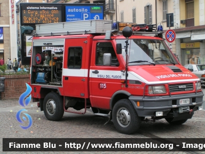 Iveco Daily 4x4 II serie
Vigili del Fuoco
Comando Provinciale di Brescia
Distaccamento Volontario di Palazzolo sull’Oglio (BS)
Polisoccorso
VF 18701
Parole chiave: Iveco Daily_4x4_IIserie VF18071