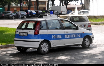 Fiat Punto II serie
Polizia Locale Velletri RM

Parole chiave: Lazio (RM) Polizia_Locale Fiat Punto_IIserie