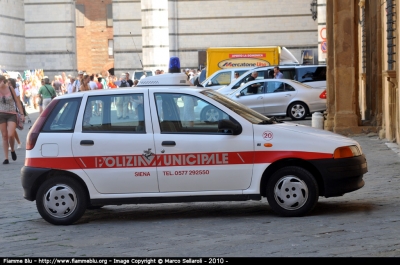 Fiat Punto I serie 
Polizia Municipale Siena
Parole chiave: Toscana (SI) Polizia_Locale Fiat Punto_Iserie