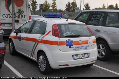 Fiat Grande Punto
Volontari del Soccorso Farignano Piozzo CN
Parole chiave: Piemonte (CN) Automedica Fiat Grande_Punto REAS_2010