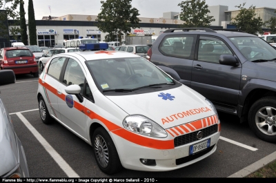 Fiat Grande Punto
Volontari del Soccorso Farignano Piozzo CN
Parole chiave: Piemonte (CN) Automedica Fiat Grande_Punto REAS_2010