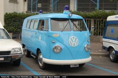 Volkswagen Transporter T1
Croce Bianca Milano
Autoparco Storico
Parole chiave: Lombardia (MI) Ambulanza