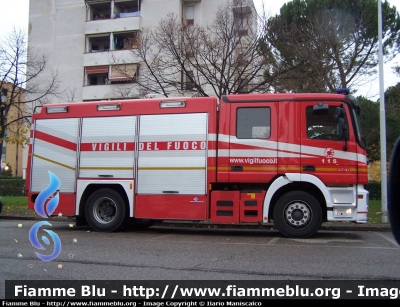 Mercedes-Benz Actros 1841 II serie
Vigili del Fuoco
Comando Provinciale di Firenze
AutoPompaSerbatoio Distaccamento Firenze Ovest
VF 23338
Parole chiave: Mercedes-Benz Actros_1841_IIserie VF23338