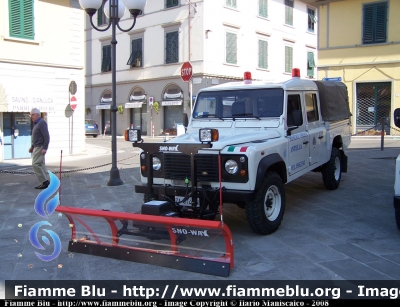 Land Rover Defender 130
Misericordia Antella (FI)
Automezzo in uso al gruppo Protezione Civile in allestimento spalaneve e spargisale
Parole chiave: Land Rover Defender 130 misericordia antella