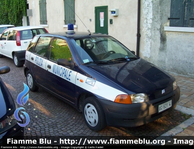 Fiat Punto I serie 
Polizia Municipale Portogruaro VE
Parole chiave: Fiat Punto_Iserie Polizia_locale Veneto (VE)