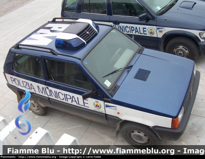 Fiat Panda 4x4 II serie
Polizia Locale
Longarone (BL)
Parole chiave: Fiat Panda_4x4_IIserie PL Longarone BL Veneto