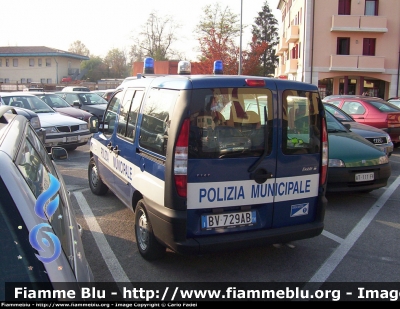 Fiat Doblò I serie
Polizia Locale
Gorgo al Monticano (TV)
livrea vecchia Polizia Municipale
Parole chiave: Fiat Doblò_Iserie