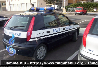 Fiat Punto II serie
Polizia Locale
Loria (TV)
livrea vecchia Polizia Municipale
Parole chiave: Fiat Punto_IIserie