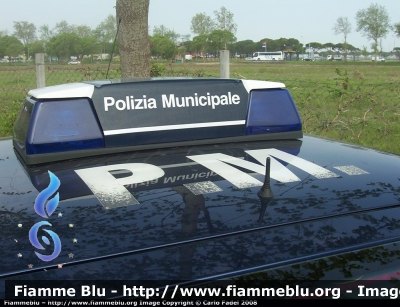 Alfa Romeo 146 II serie
Polizia Locale
Casale sul Sile (TV)
dettaglio tetto
Parole chiave: Alfa-Romeo 146_IIserie