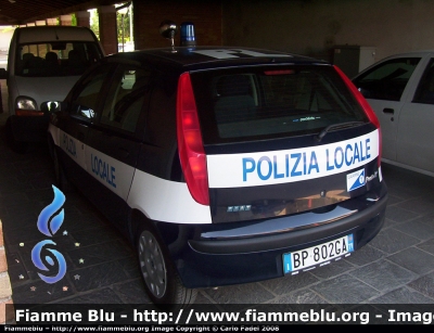 Fiat Punto II serie
Polizia Locale
Gaiarine (TV)
Livrea aggiornata in Polizia Locale
Parole chiave: Fiat Punto_IIserie