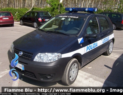 Fiat Punto III serie
Polizia Locale
Mira (VE)
Parole chiave: Fiat Punto_IIIserie PL Mira Venezia