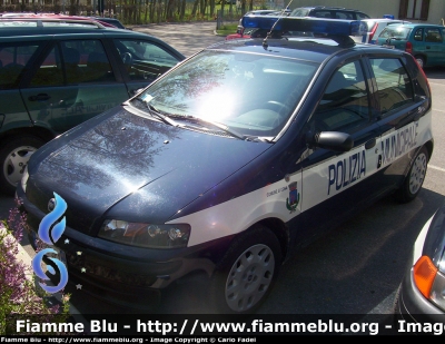 Fiat Punto II serie
Polizia Locale
Cona Veneta (VE)
Parole chiave: Fiat Punto_IIserie Polizia_Municipale Cona_Veneta