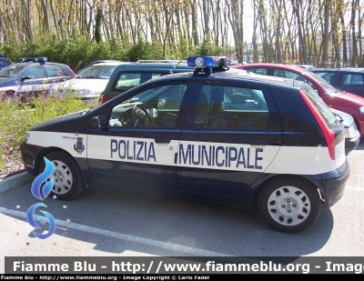 Fiat Punto II serie
Polizia Locale
Cona Veneta (VE)
Parole chiave: Fiat Punto_IIserie Polizia_Municipale Cona_Veneta