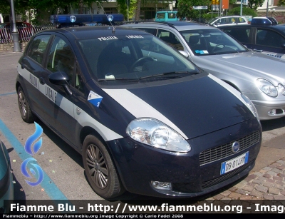 Fiat Grande Punto
Polizia Locale
Martellago (VE)
Allestita Focaccia
Parole chiave: Fiat Grande_Punto Polizia_Locale martellago venezia