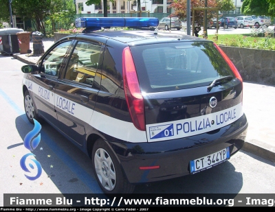 Punto 3° serie
Parole chiave: Punto 3serie Polizia Locale Lendinara Rovigo