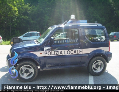 Suzuki Jimny
Polizia Locale
Forno di Zoldo (BL)
Parole chiave: Suzuki Jimny Forno_Di_Zoldo