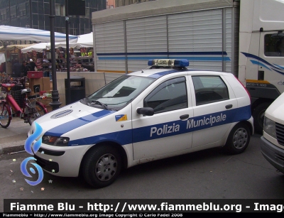 Fiat Punto II serie
Polizia Municipale Parma
Sigla Veicolo: 33
Allestimento Bertazzoni

Parole chiave: Emilia_Romagna (PR) Polizia_Locale Fiat Punto_IIserie