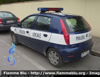 Fiat Punto III serie
Polizia Locale
Vedelago (TV)
livrea aggiornata Polizia Locale
Parole chiave: Fiat Punto_IIIserie