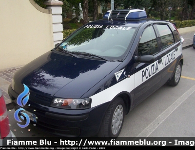 Fiat Punto II serie
Polizia Locale
Badia Polesine (RO)
Parole chiave: Fiat Punto_IIserie PL Badia_Polesine RO