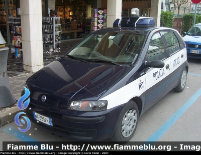 Fiat Punto II serie
Polizia Locale
Vedelago (TV)
livrea aggiornata Polizia Locale
Parole chiave: Fiat Punto_IIserie