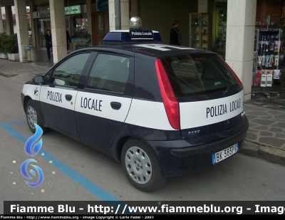 Fiat Punto II serie
Polizia Locale
Vedelago (TV)
livrea aggiornata Polizia Locale
Parole chiave: Fiat Punto_IIserie