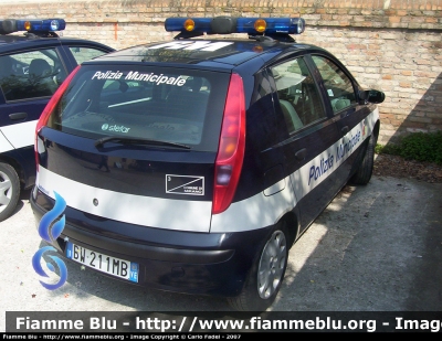 Fiat Punto II serie
Polizia Locale
Mirano (VE)
Allestimento Bertazzoni 
Parole chiave: Fiat Punto_IIserie PL_Mirano