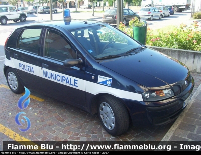 Fiat Punto II serie
Polizia Locale
Servizio Associato Cimadolmo, Ormelle, San Polo di Piave (TV)
Parole chiave: Fiat Punto_IIserie