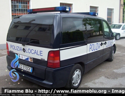 Mercedes-Benz Vito I serie
Polizia Locale
Roncade (TV)
Servizio Associato con il comune di Quarto d'Altino (VE)
Parole chiave: Mercedes-Benz Vito_Iserie