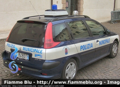 Peugeot 206 SW
Polizia Locale
Belluno
Parole chiave: Peugeot 206_SW Belluno