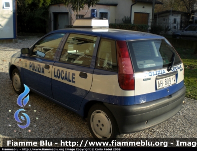 Fiat Punto I serie
Polizia Locale
Carbonera (TV)
livrea aggiornata Polizia Locale
Parole chiave: Fiat Punto_Iserie