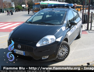 Fiat Grande Punto
Polizia Locale 
Venezia
Allestimento Ciabilli
POLIZIA LOCALE YA 620 AC
Parole chiave: Fiat Grande_Punto PoliziaLocaleYA620AC PL_Venezia