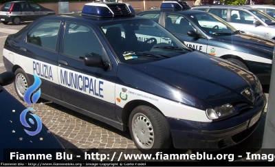 Alfa Romeo 146 II serie
Polizia Locale
Campolongo Maggiore (VE)
vecchia livrea "Polizia Municipale"
Parole chiave: Alfa_Romeo 146_IIserie PL Campolongo_Maggiore VE Veneto