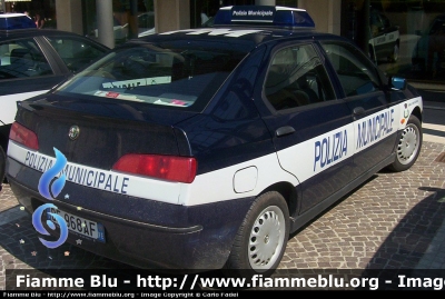 Alfa Romeo 146 II serie
Polizia Locale
Campolongo Maggiore (VE)
vecchia livrea "Polizia Municipale"
Parole chiave: Alfa_Romeo 146_IIserie PL Campolongo_Maggiore VE Veneto