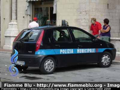 Fiat Punto II serie
Polizia Municipale Perugia
Parole chiave: Fiat Punto II serie Polizia Municipale Perugia Umbria