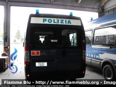 Fiat Ducato X250
Polizia di Stato
Gruppo Sportivo Fiamme Oro
Polizia F8001
Parole chiave: Fiat Ducato_X250 PoliziaF8001