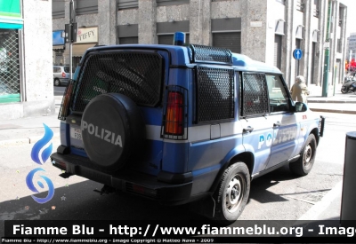 Land Rover Discovery II Serie restyle
Polizia di Stato
Reparto Mobile Milano
Polizia F0980
Parole chiave: Land_Rover Discovery_IISerie_restyle PoliziaF0980