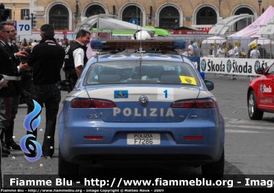 Alfa Romeo 159
Polizia di Stato
Polizia Stradale
Giro d'italia 2009
Polizia F7286
Parole chiave: Alfa_Romeo 159 PoliziaF7286