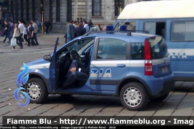 Fiat Nuova Panda 4x4 I serie
Polizia di Stato
Polizia H1410
Parole chiave: Fiat Nuova_Panda_4x4_Iserie PoliziaH1410