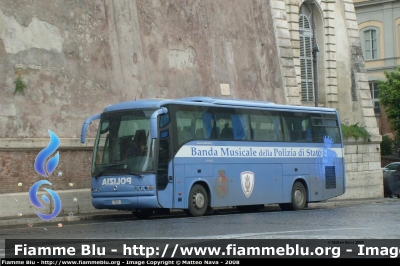 Irisbus Orlandi Domino 2001 HDH
Polizia di Stato
Banda Musicale
Polizia F1411
Parole chiave: Irisbus Orlandi_Domino_2001_HDH PoliziaF1411 Festa_della_Repubblica_2008